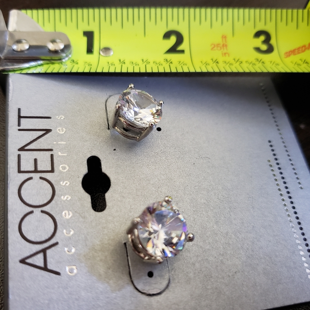 🔥Diamond Stud Fashion Pierced Earrings